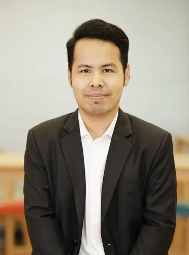 Dr. Worarat Kruasuwan